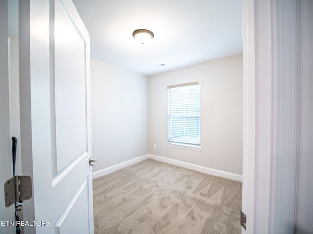 495 Harper Village Way, Lenoir City, TN 37771