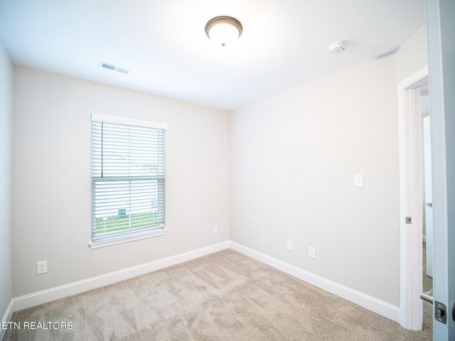 495 Harper Village Way, Lenoir City, TN 37771