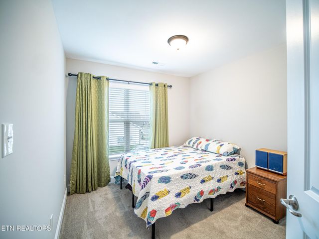 495 Harper Village Way, Lenoir City, TN 37771