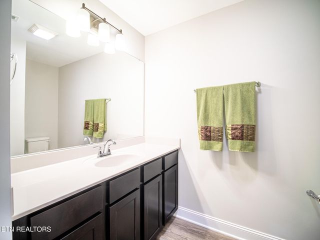 495 Harper Village Way, Lenoir City, TN 37771