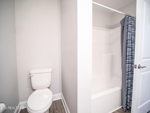 495 Harper Village Way, Lenoir City, TN 37771