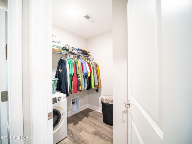 495 Harper Village Way, Lenoir City, TN 37771