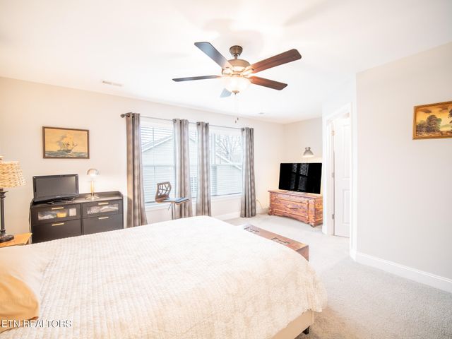 495 Harper Village Way, Lenoir City, TN 37771