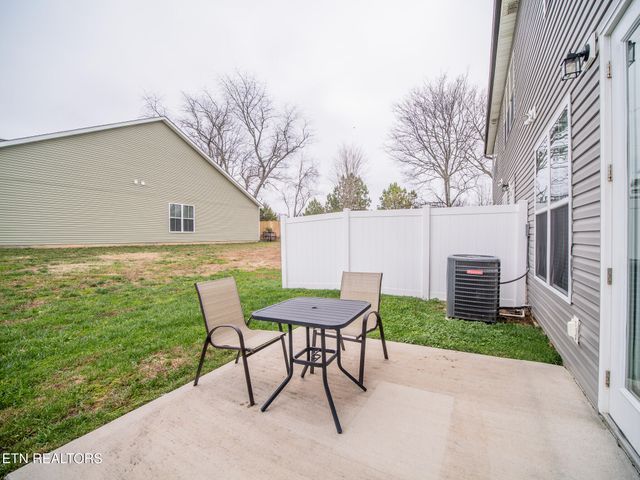 495 Harper Village Way, Lenoir City, TN 37771