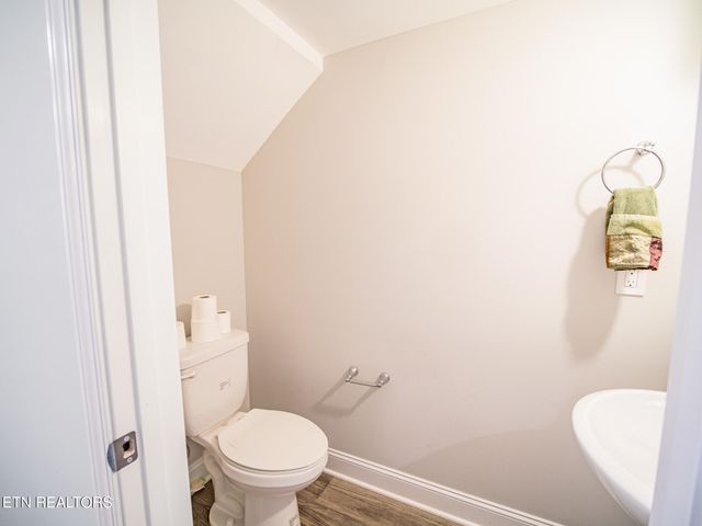 495 Harper Village Way, Lenoir City, TN 37771