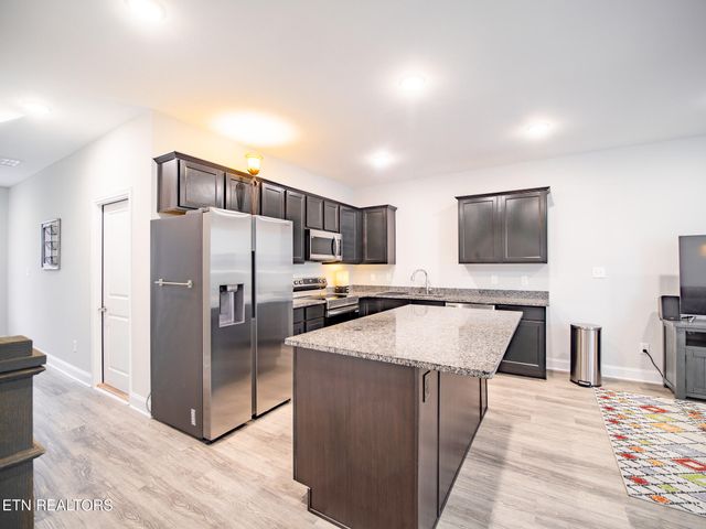 495 Harper Village Way, Lenoir City, TN 37771