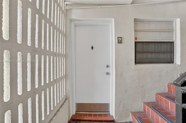 1600 S Le Jeune Rd 6, Coral Gables, FL 33134