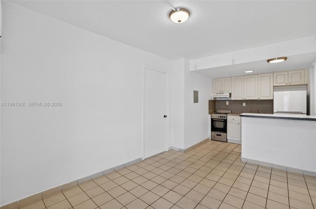 1600 S Le Jeune Rd 6, Coral Gables, FL 33134