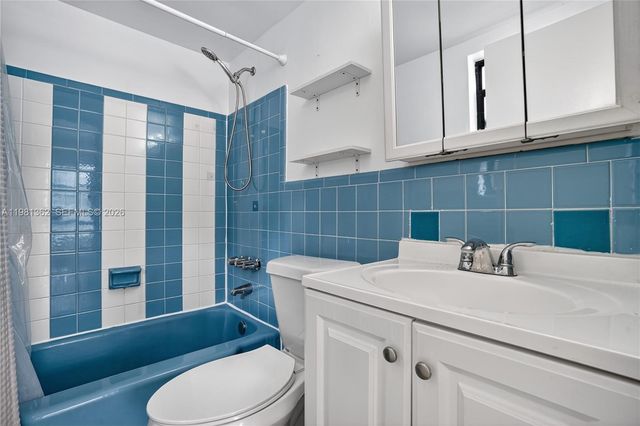 1600 S Le Jeune Rd 6, Coral Gables, FL 33134