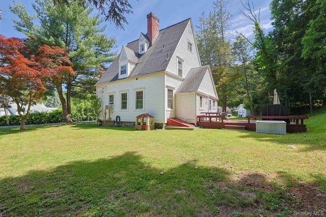 9 Library Road, Tuxedo Park, NY 10987