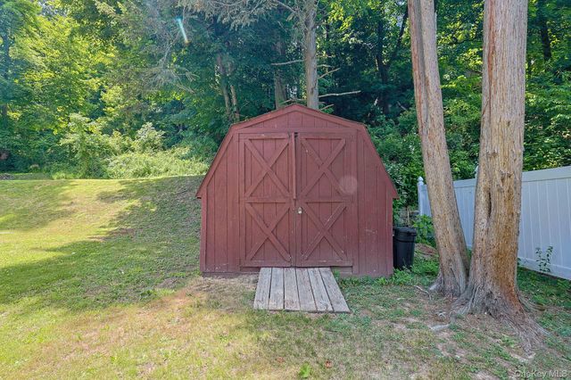 9 Library Road, Tuxedo Park, NY 10987