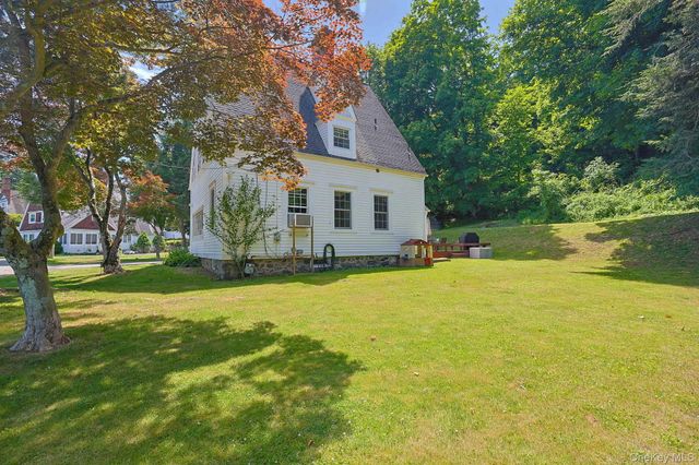 9 Library Road, Tuxedo Park, NY 10987
