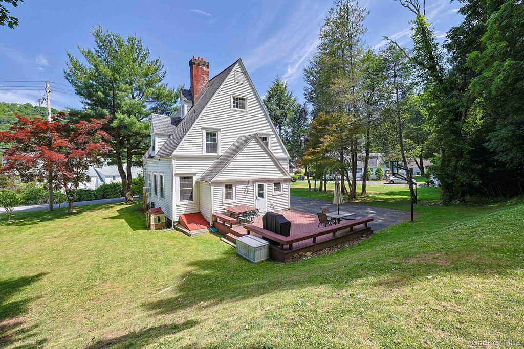 9 Library Road, Tuxedo Park, NY 10987