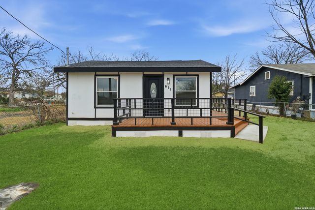 611 N San Ignacio Ave, San Antonio, TX 78228