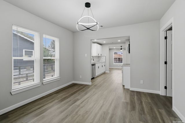 611 N San Ignacio Ave, San Antonio, TX 78228