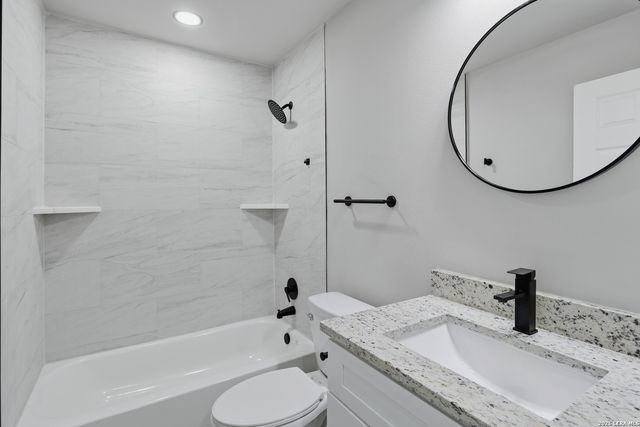 611 N San Ignacio Ave, San Antonio, TX 78228