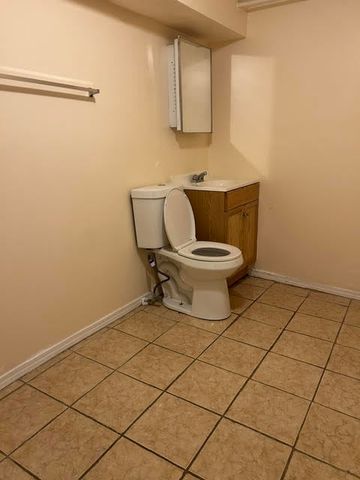 7130 S Hermitage Avenue, Chicago, IL 60636