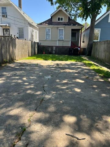 7130 S Hermitage Avenue, Chicago, IL 60636