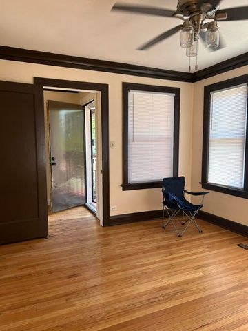 7130 S Hermitage Avenue, Chicago, IL 60636