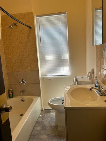 7130 S Hermitage Avenue, Chicago, IL 60636