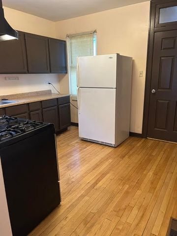 7130 S Hermitage Avenue, Chicago, IL 60636