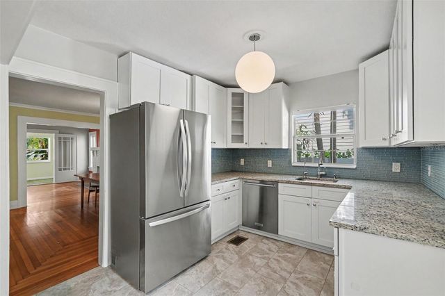 857 21ST AVENUE N, St Petersburg, FL 33704