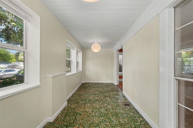 857 21ST AVENUE N, St Petersburg, FL 33704