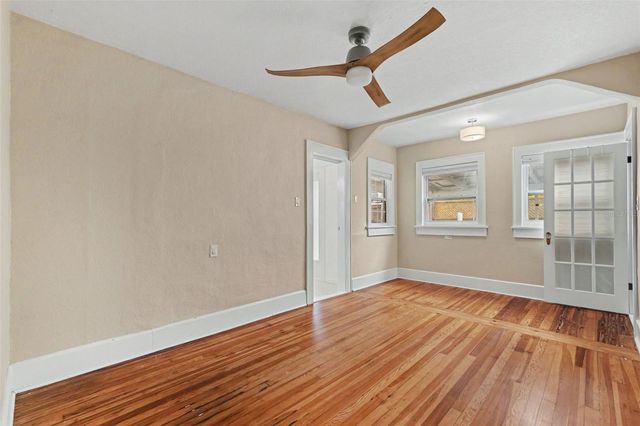 857 21ST AVENUE N, St Petersburg, FL 33704