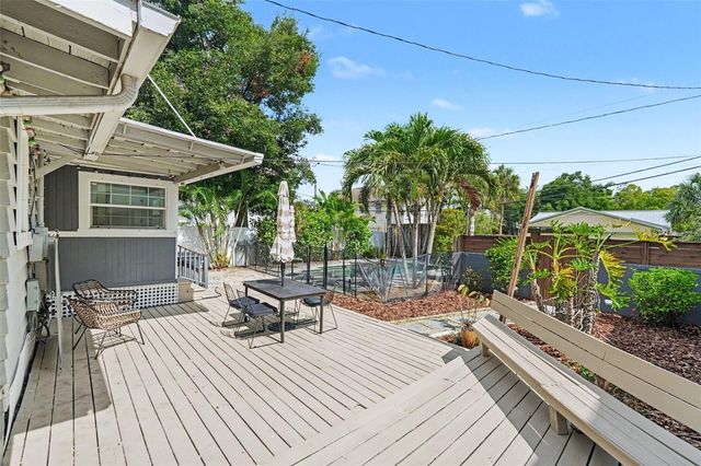 857 21ST AVENUE N, St Petersburg, FL 33704