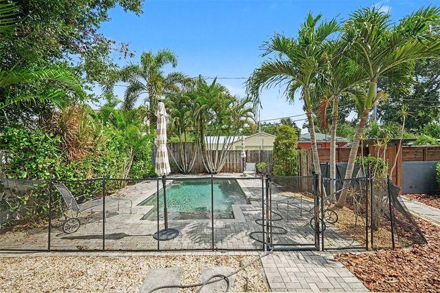 857 21ST AVENUE N, St Petersburg, FL 33704