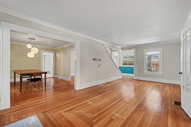 857 21ST AVENUE N, St Petersburg, FL 33704