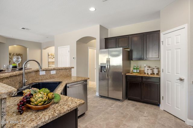 2122 W IAN Drive, Phoenix, AZ 85041