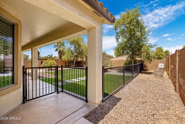 2122 W IAN Drive, Phoenix, AZ 85041