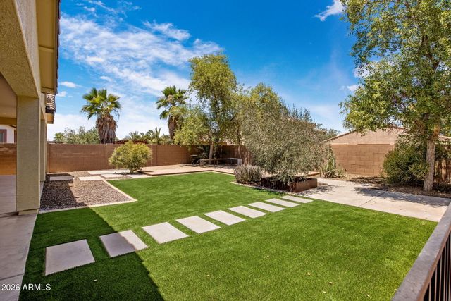 2122 W IAN Drive, Phoenix, AZ 85041