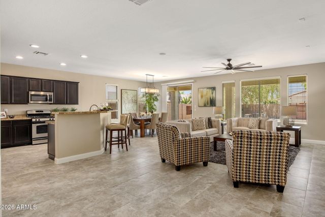 2122 W IAN Drive, Phoenix, AZ 85041