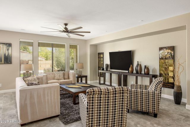 2122 W IAN Drive, Phoenix, AZ 85041