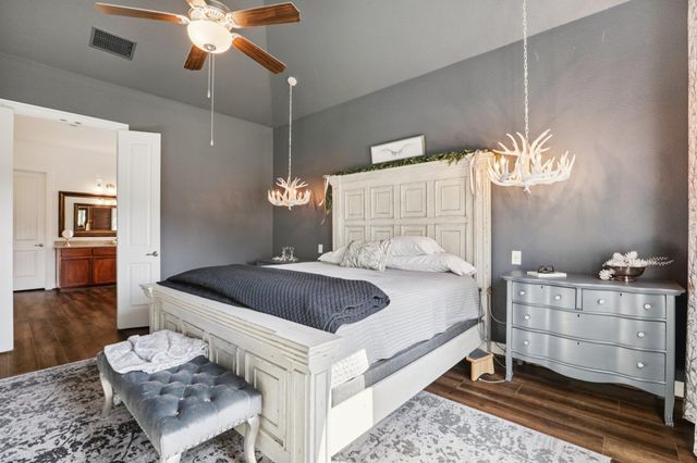 210 Barton Run DR, Georgetown, TX 78628