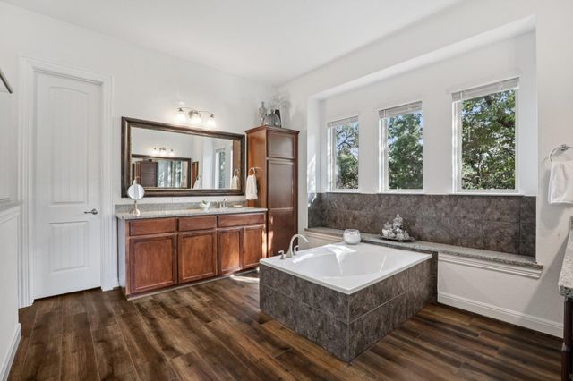 210 Barton Run DR, Georgetown, TX 78628