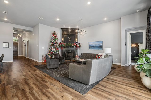 210 Barton Run DR, Georgetown, TX 78628