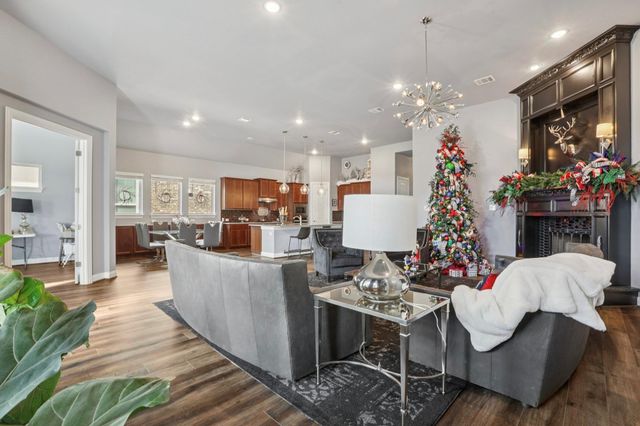 210 Barton Run DR, Georgetown, TX 78628