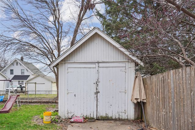 1107 Morton Avenue, Des Moines, IA 50316