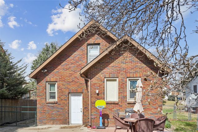 1107 Morton Avenue, Des Moines, IA 50316