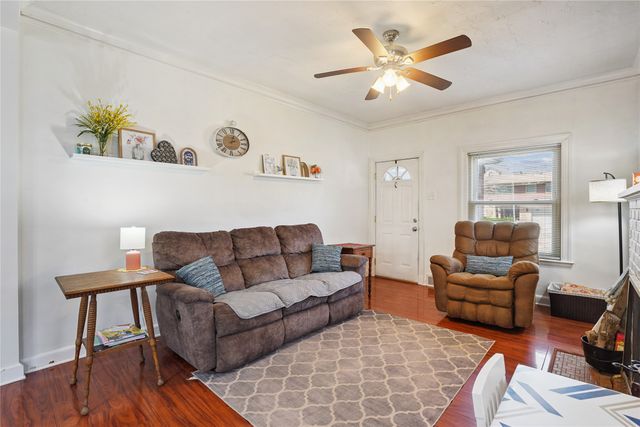 1107 Morton Avenue, Des Moines, IA 50316