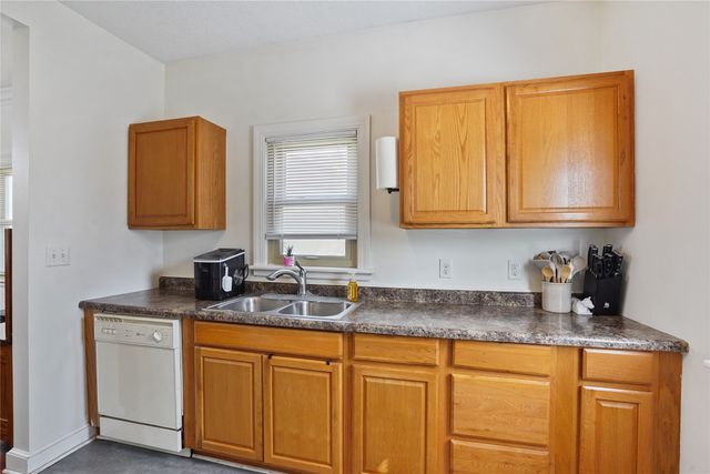 1107 Morton Avenue, Des Moines, IA 50316