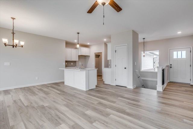 1603 N Wildflower Ct, Andover, KS 67002