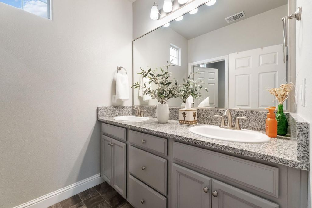 Image 25 of property listing at 7330 E Princeton Avenue, Fresno, CA 93737