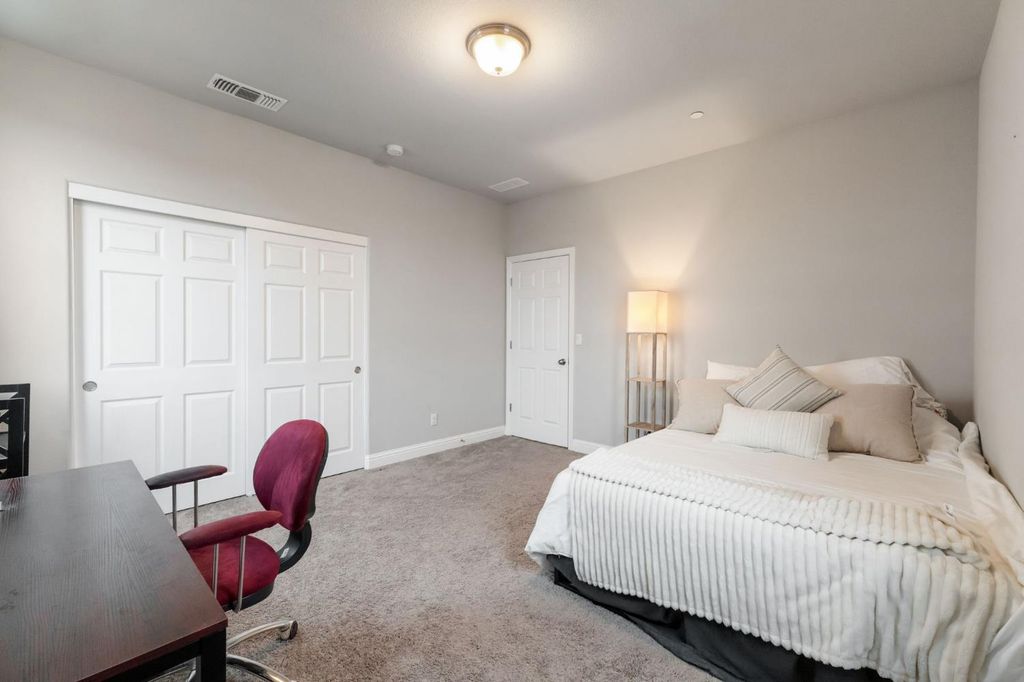 Image 27 of property listing at 7330 E Princeton Avenue, Fresno, CA 93737