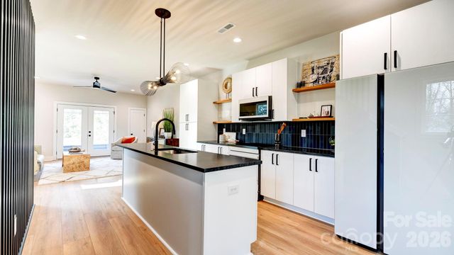 1352 Briar Creek Road, Charlotte, NC 28205