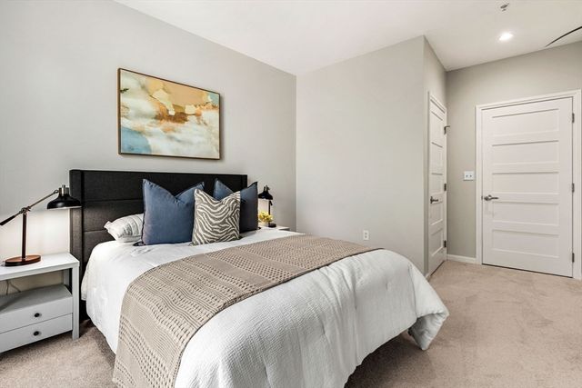 40 Nouvelle Way N241, Natick, MA 01760