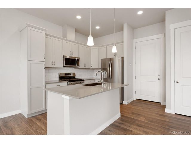 420 High Point Dr A-104, Longmont, CO 80504